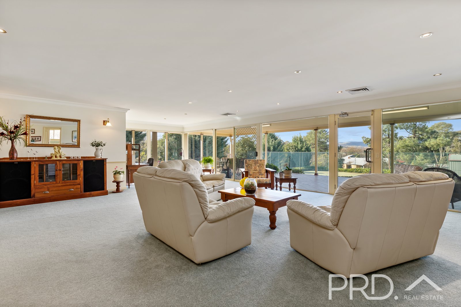 10 Bundara Crescent TUMUT 8