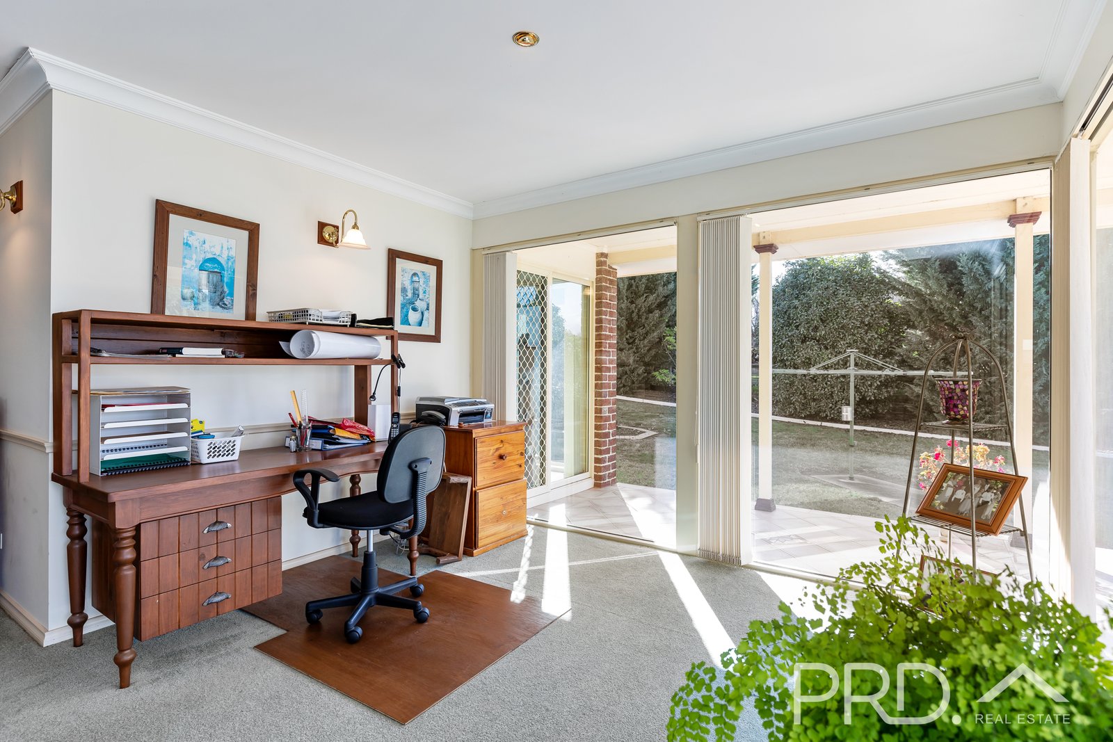 10 Bundara Crescent TUMUT 9