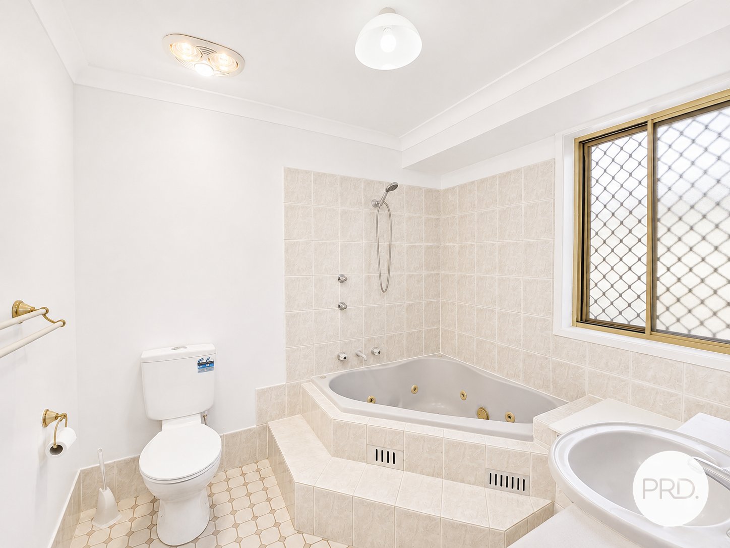 10 Bungonia Street PRESTONS 10