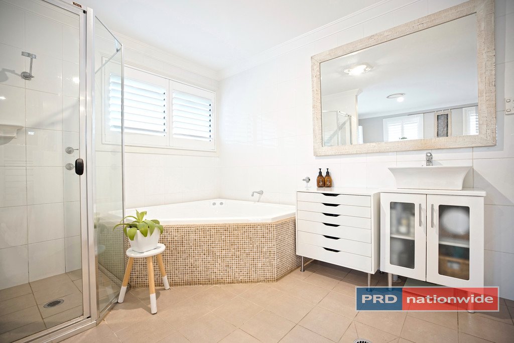 10 Buring Avenue LEONAY 23