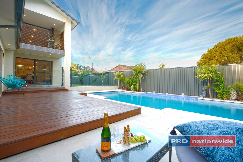 10 Buring Avenue LEONAY 24