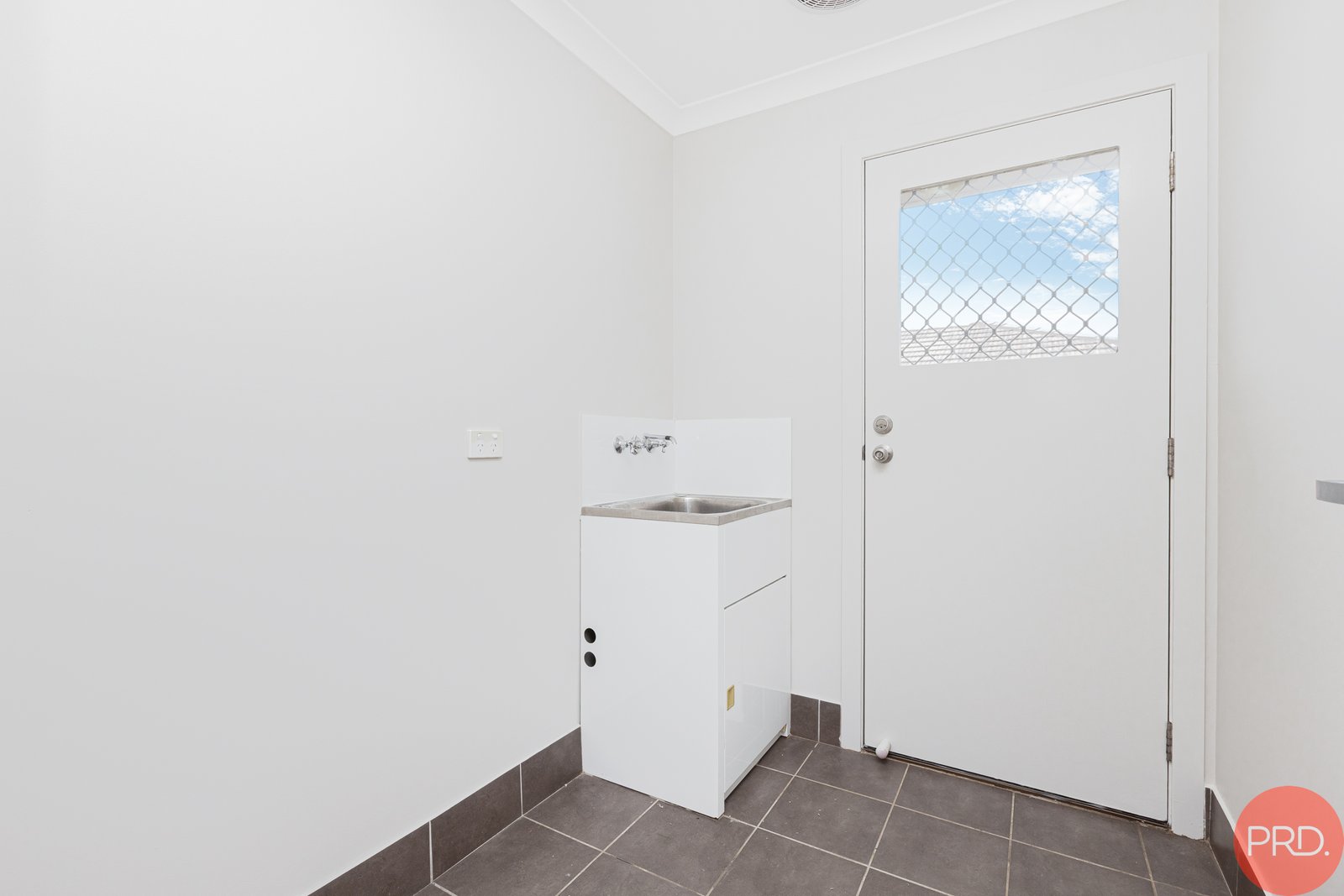 10 Campden Street THORNTON 12