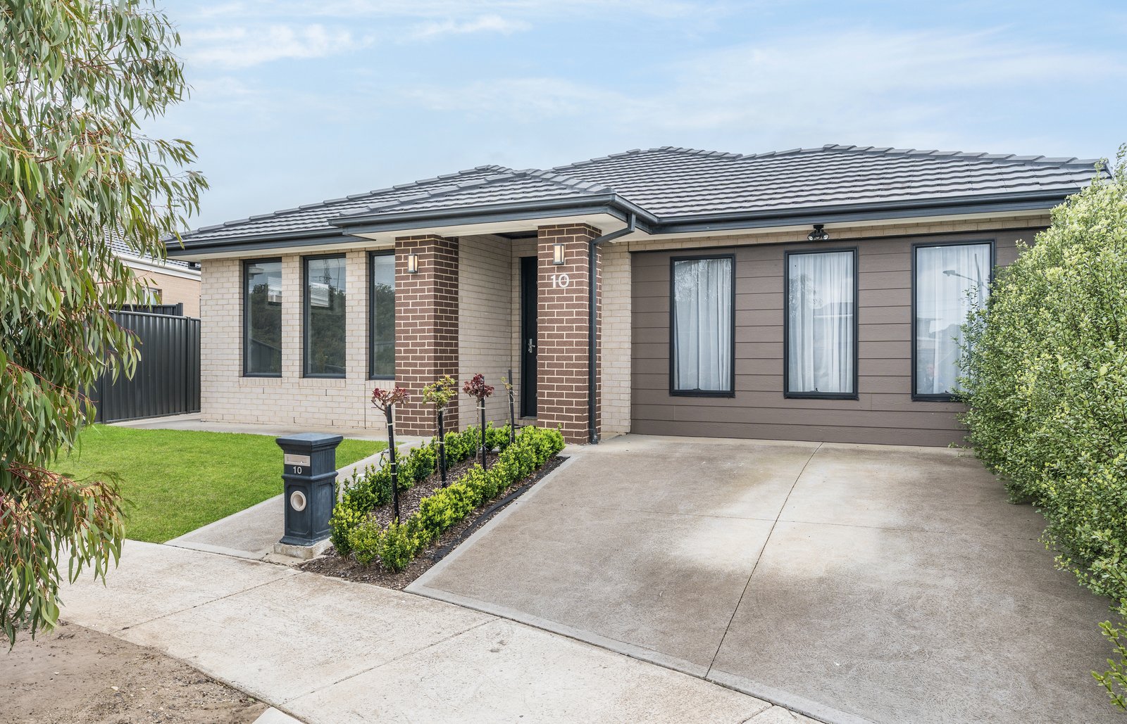 Gallery: 10 Canary Court