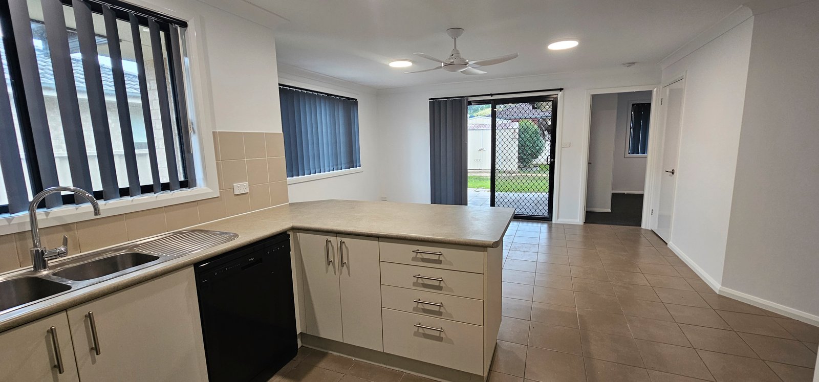 10 Carrall Close COFFS HARBOUR 3