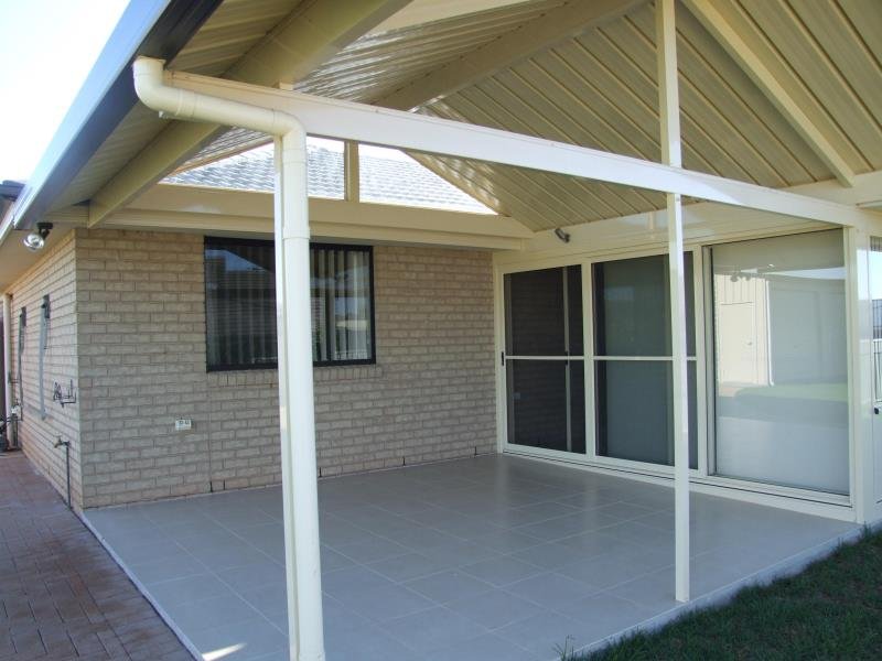 10 Cassia Place CALALA 5