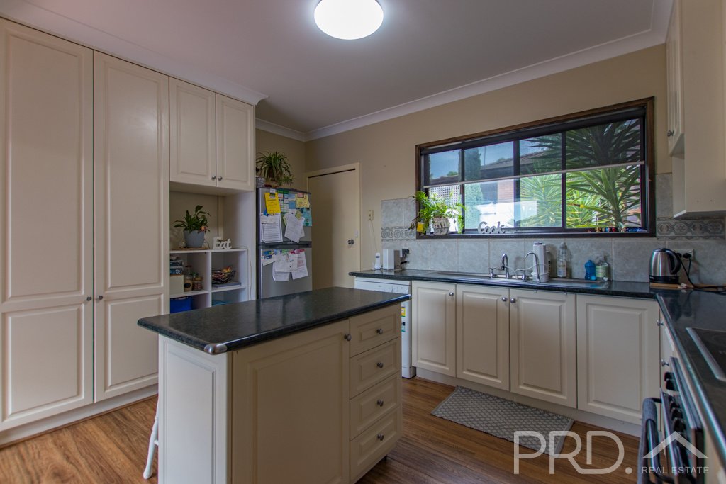 10 Cedar Crescent TUMUT 4