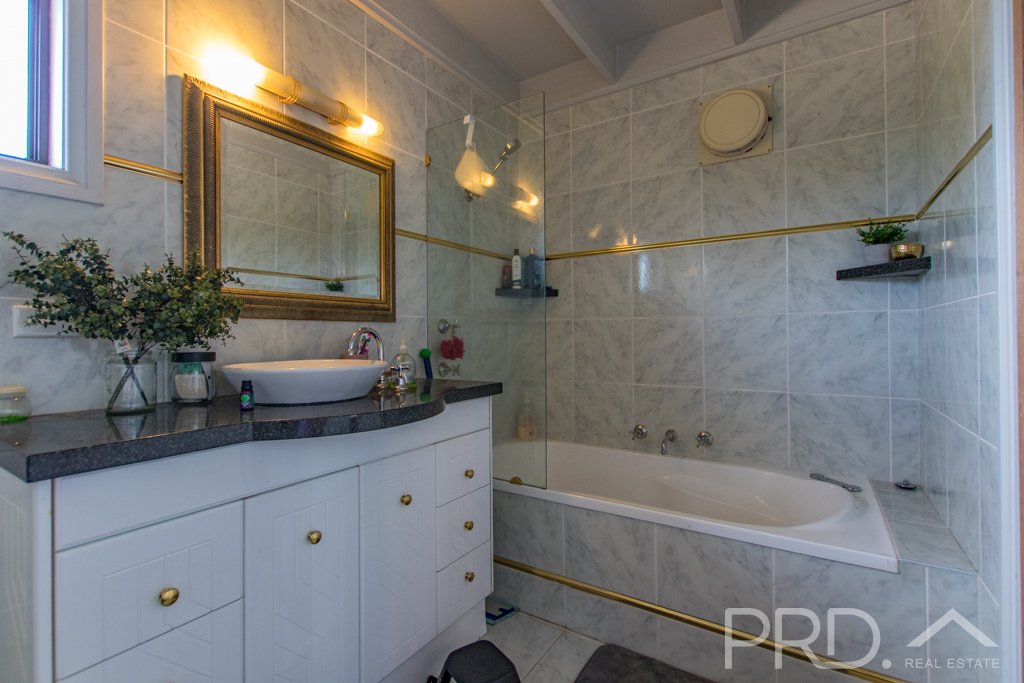 10 Cedar Crescent TUMUT 8