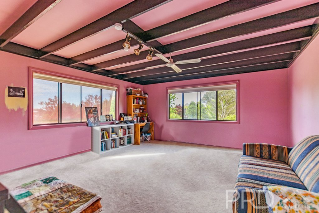 10 Cedar Crescent TUMUT 9