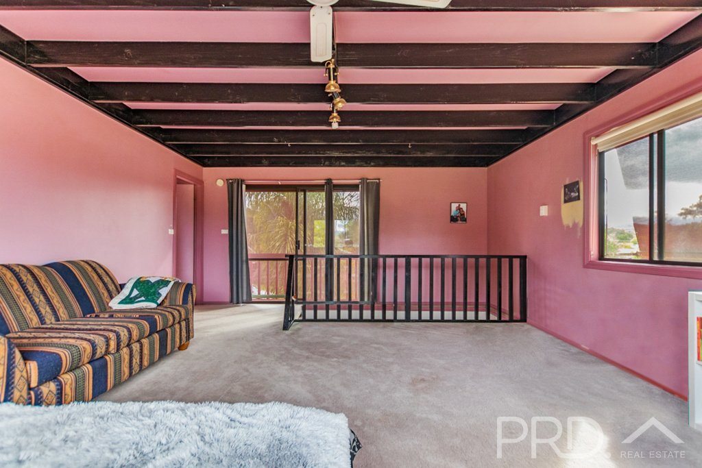 10 Cedar Crescent TUMUT 10