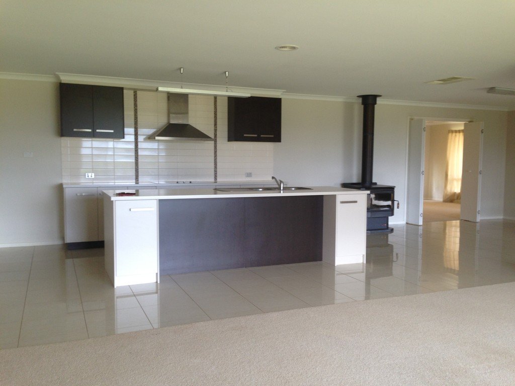 10 Chaffey Close TUMBARUMBA 3