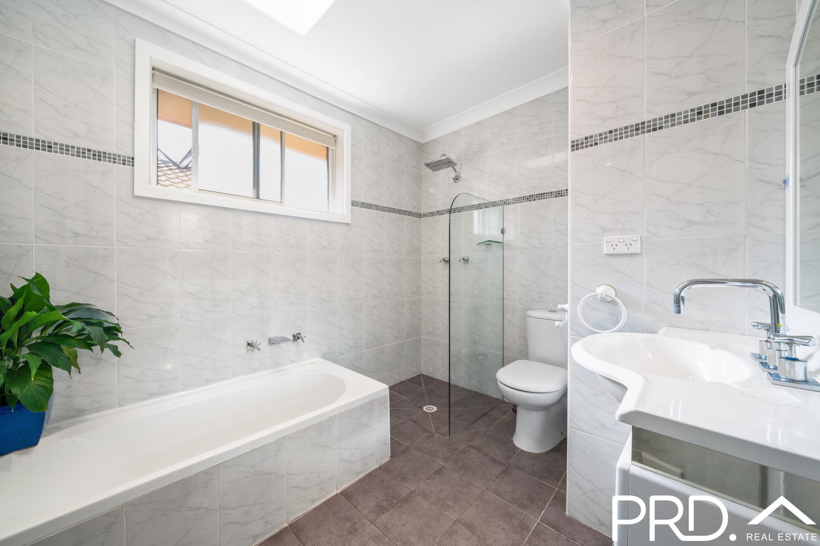 10 Chauvel Avenue MILPERRA 6