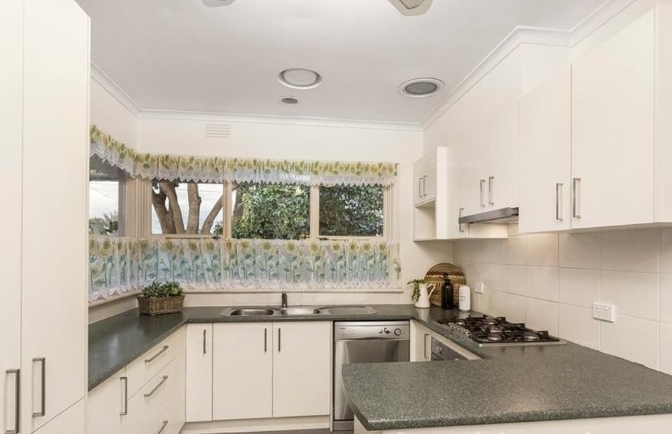 Gallery: 10 Chevron Court