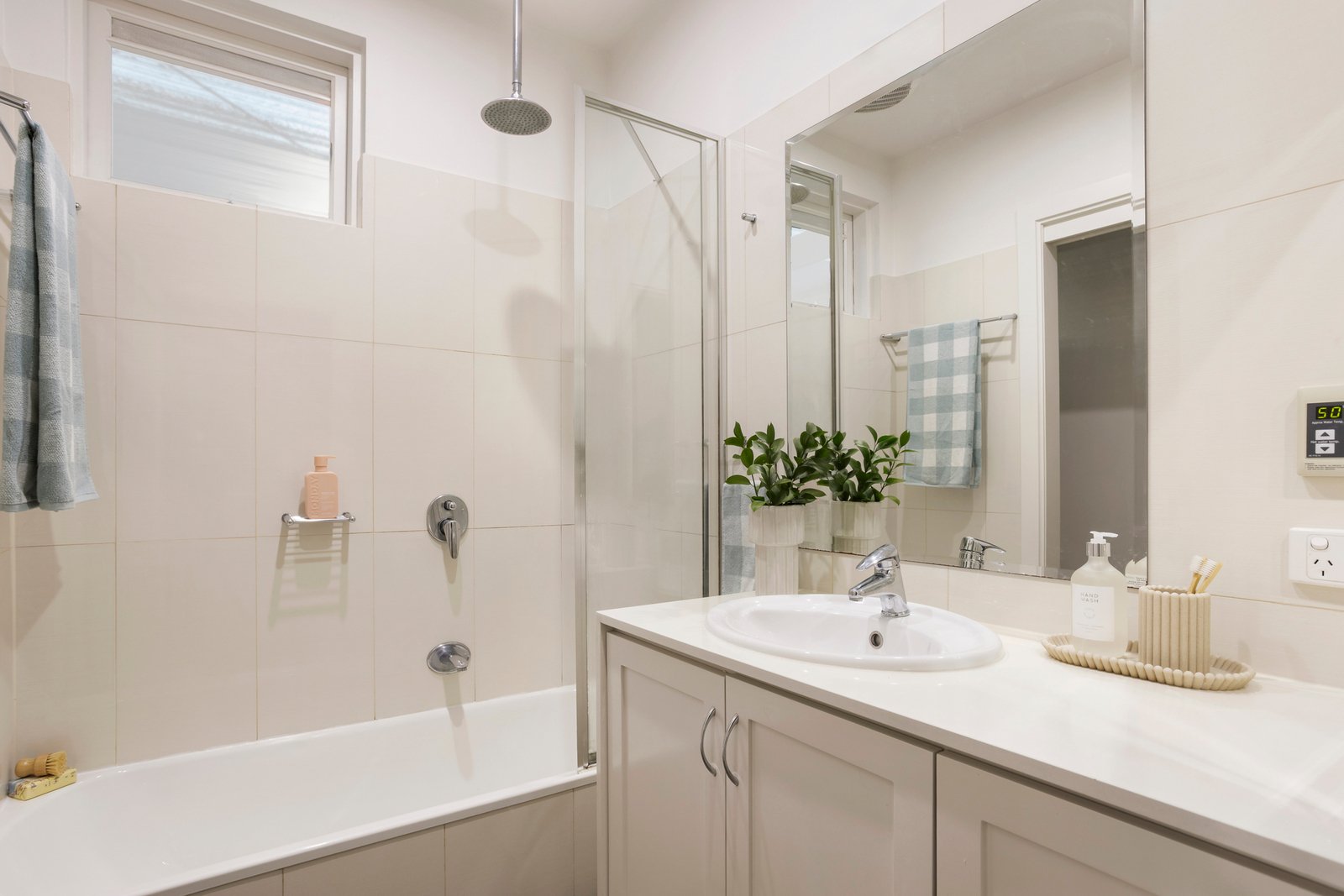 10 Clifton Grove, Hawthorn East, 3123