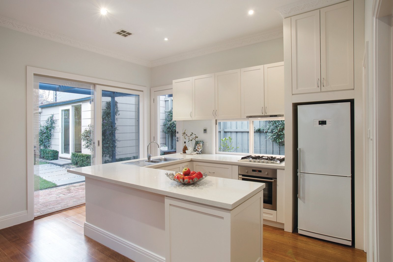 10 Clifton Grove, Hawthorn East, VIC