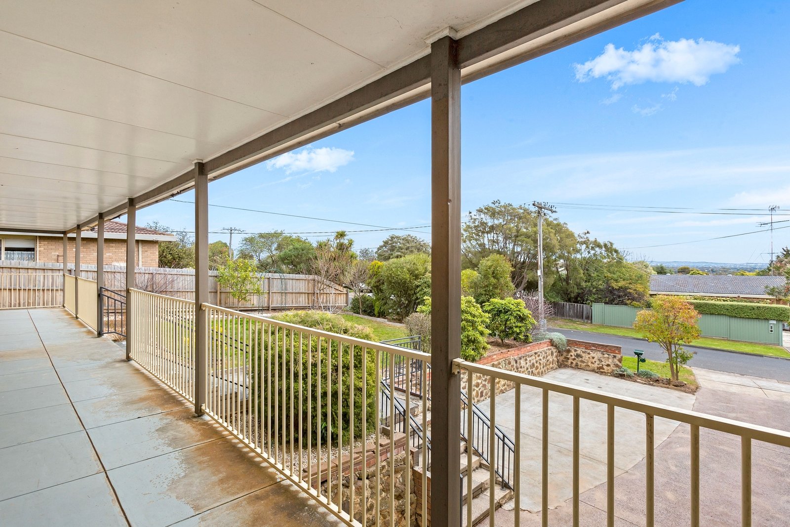 Real Estate and Property in 10 Clivedon Court, Leopold, VIC