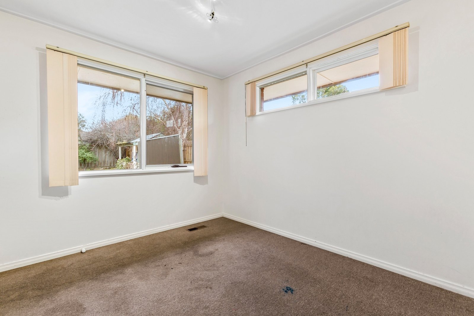 Real Estate and Property in 10 Clivedon Court, Leopold, VIC