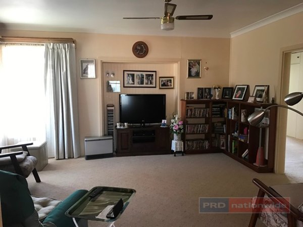 10 Colwell Street TUMUT 2