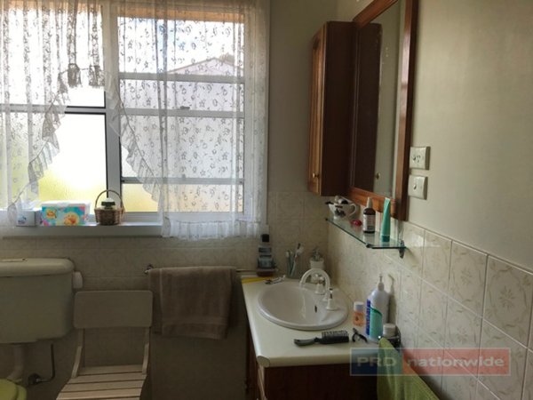 10 Colwell Street TUMUT 6