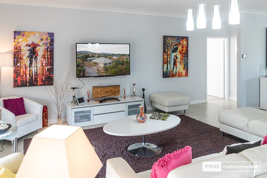 10 Conjola Drive TAMWORTH 8