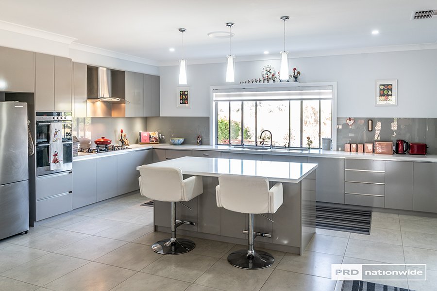 10 Conjola Drive TAMWORTH 12