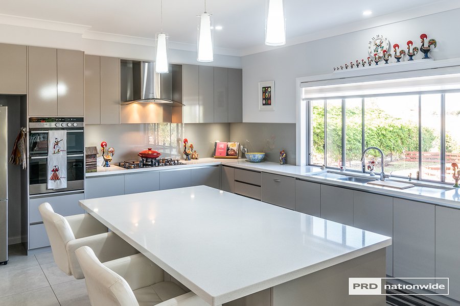 10 Conjola Drive TAMWORTH 13