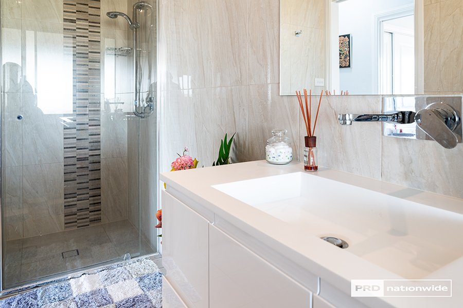 10 Conjola Drive TAMWORTH 18