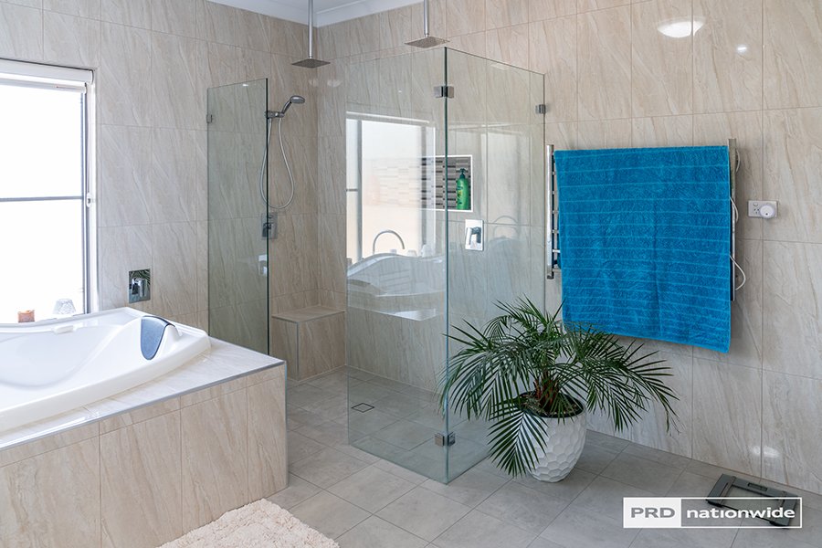 10 Conjola Drive TAMWORTH 23