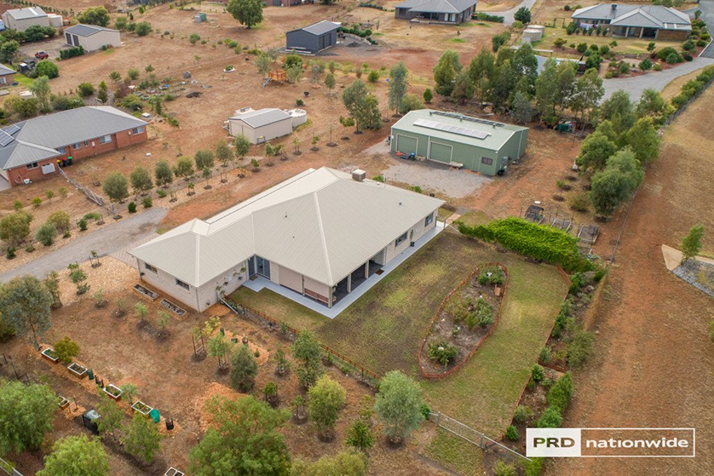 10 Conjola Drive TAMWORTH 24