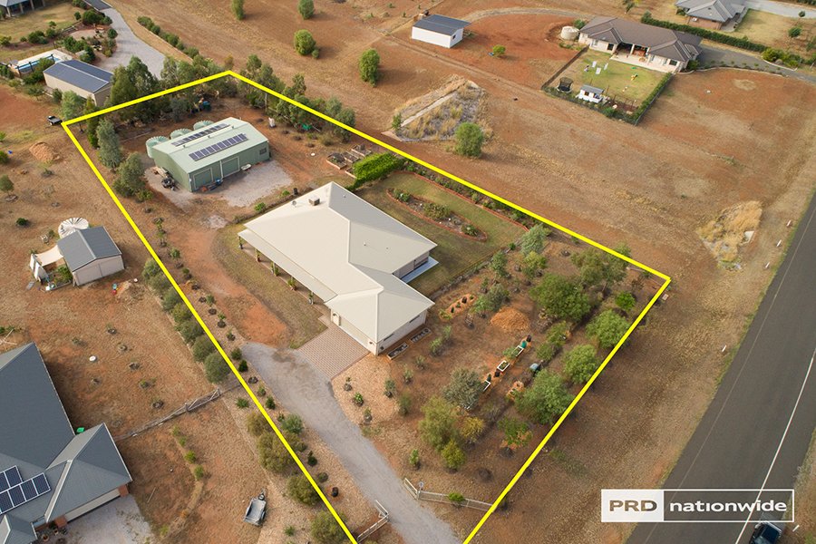 10 Conjola Drive TAMWORTH 26