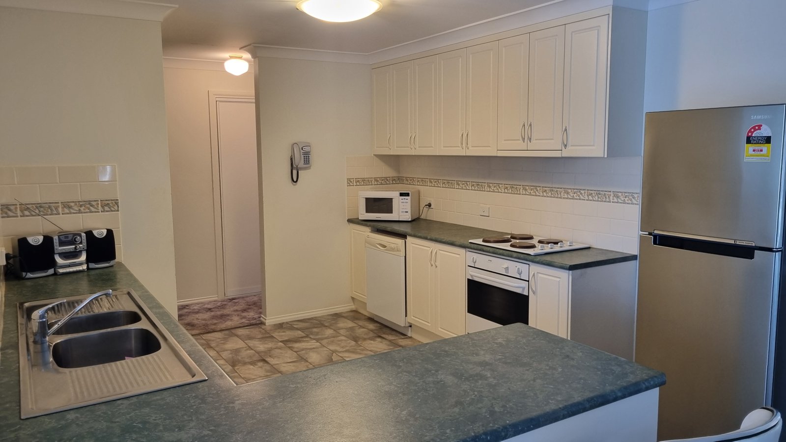 10 Coolamine Crescent TUMUT 5