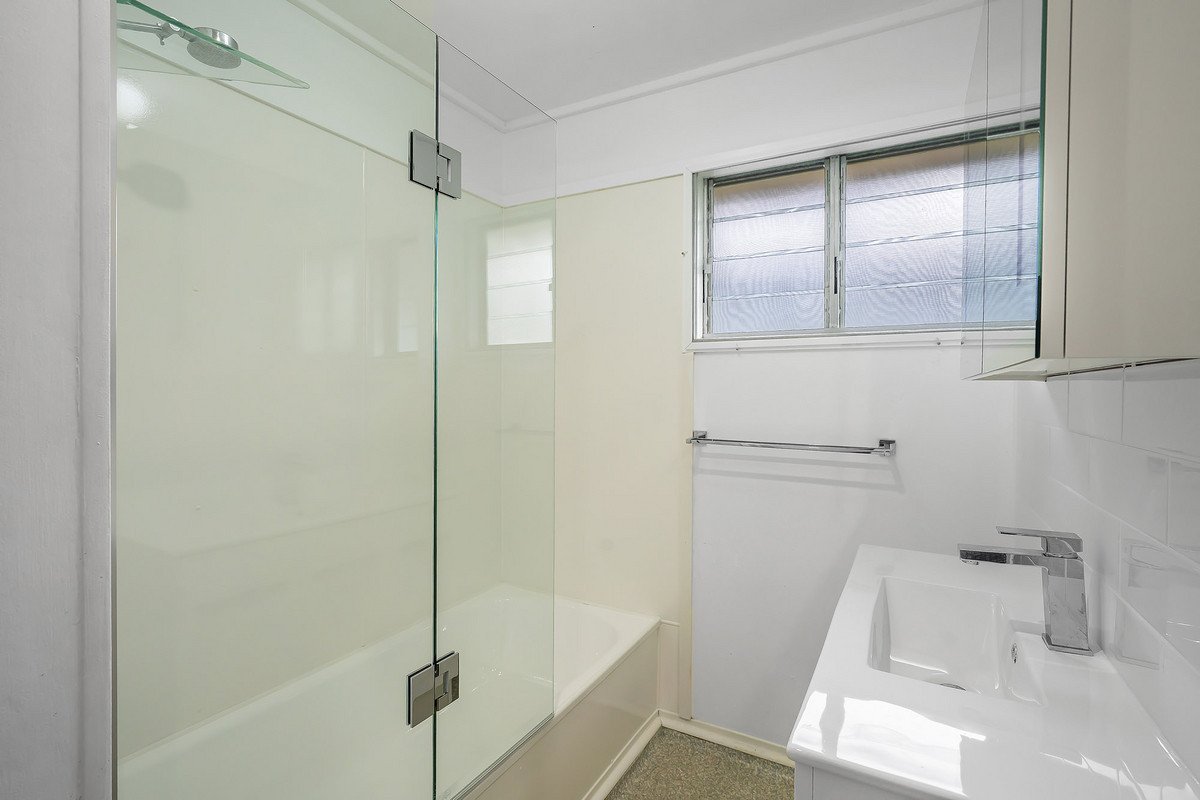 10 Coolibah Crescent Varsity Lakes 9