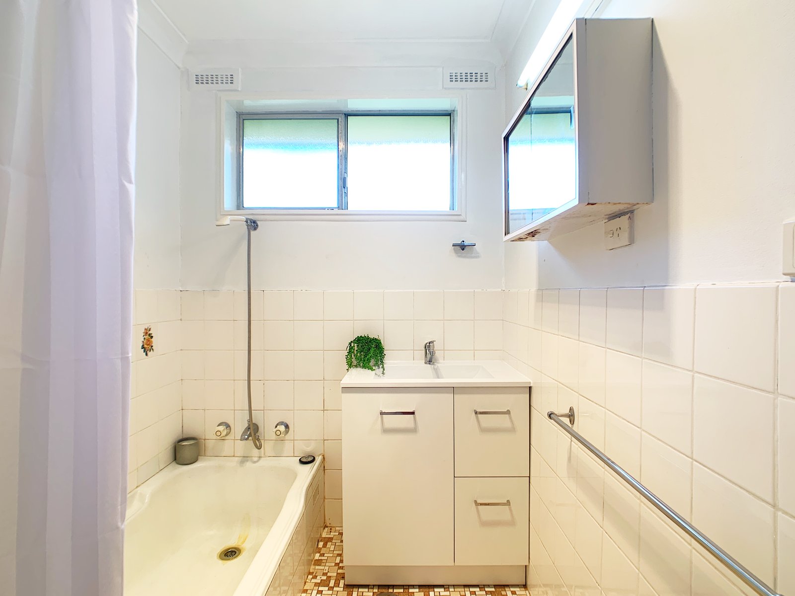 10 Coorong Street TAMWORTH 3