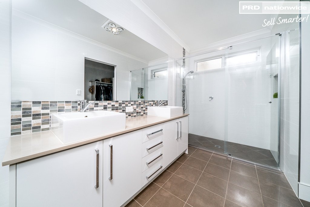 10 Cootamundra Boulevarde  GOBBAGOMBALIN 5