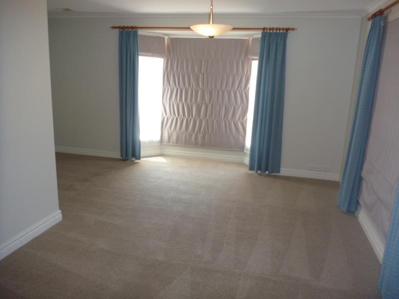 10 Corella Place ESTELLA 2