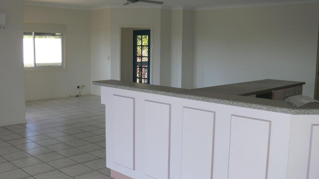 10 Country Road CANNONVALE 12