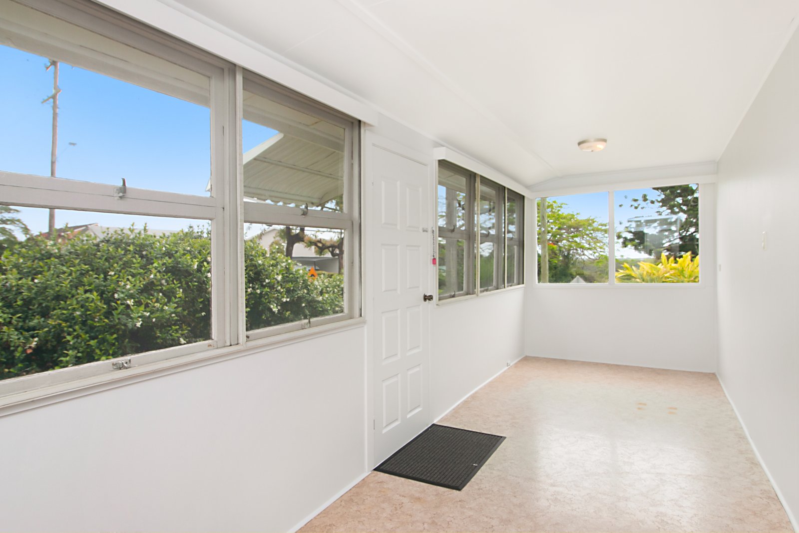 10 Crescent Street CUDGEN 8