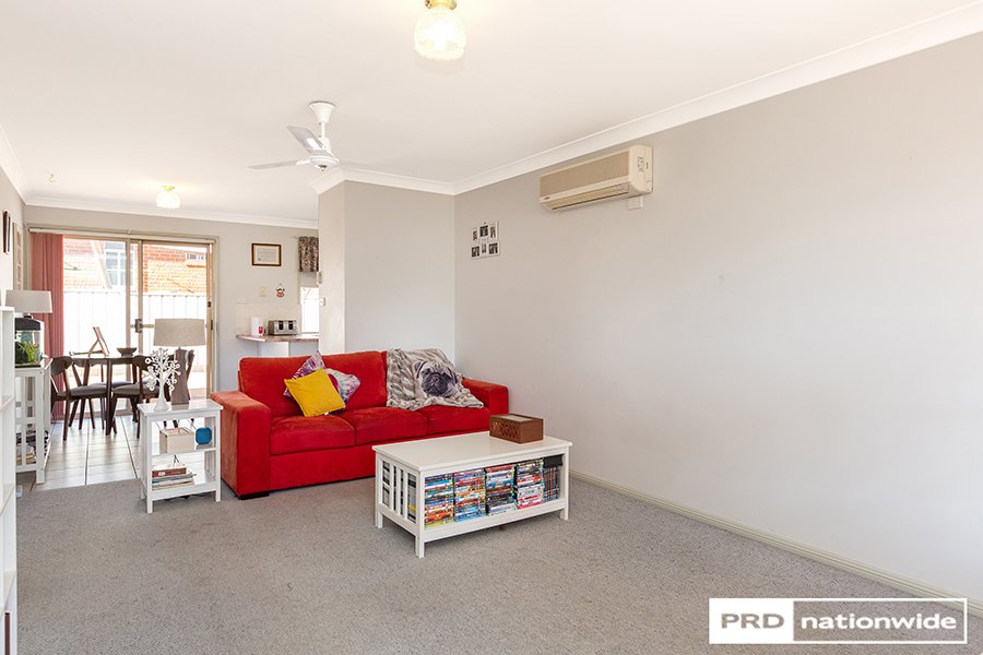 10 Curlew Crescent TAMWORTH 5
