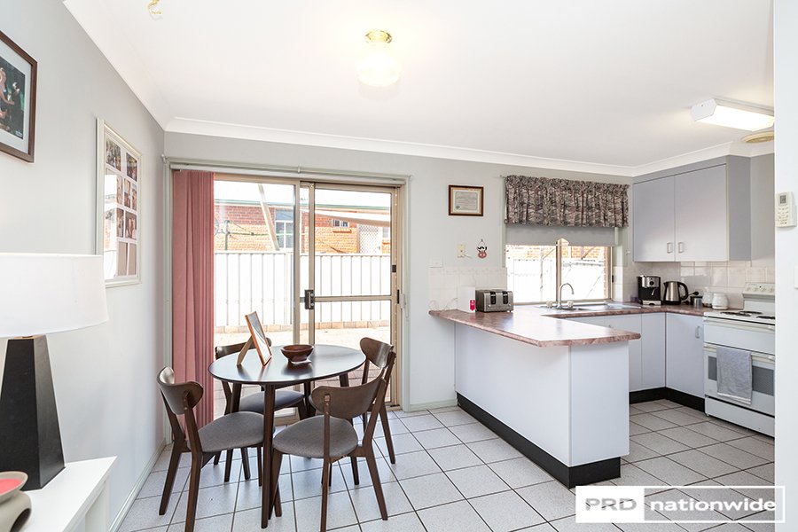10 Curlew Crescent TAMWORTH 8