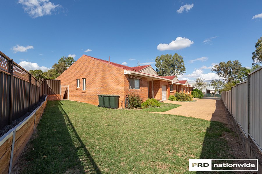 10 Curlew Crescent TAMWORTH 22