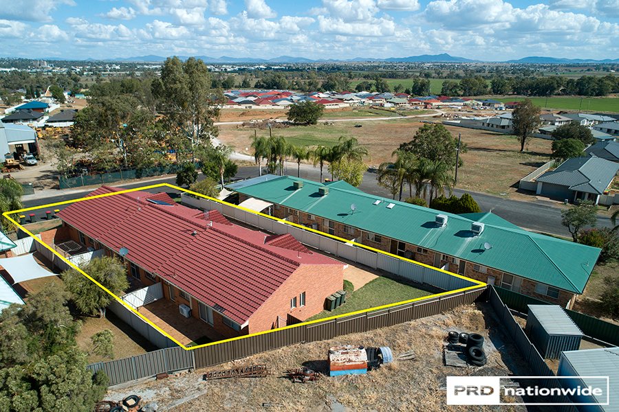 10 Curlew Crescent TAMWORTH 26