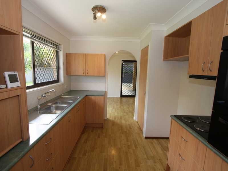 10 Cutana Court ASHMORE 2