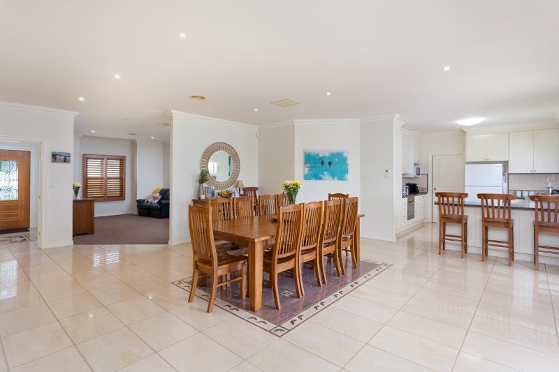 10 Deakin Avenue LLOYD 3