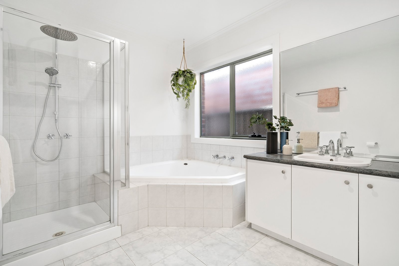 Real Estate and Property in 10 Derby Parade, Caulfield North, VIC