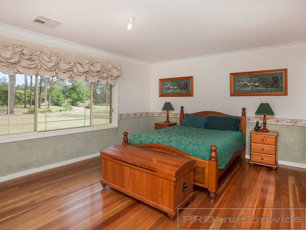 10 Diamantina Place WALLALONG 8