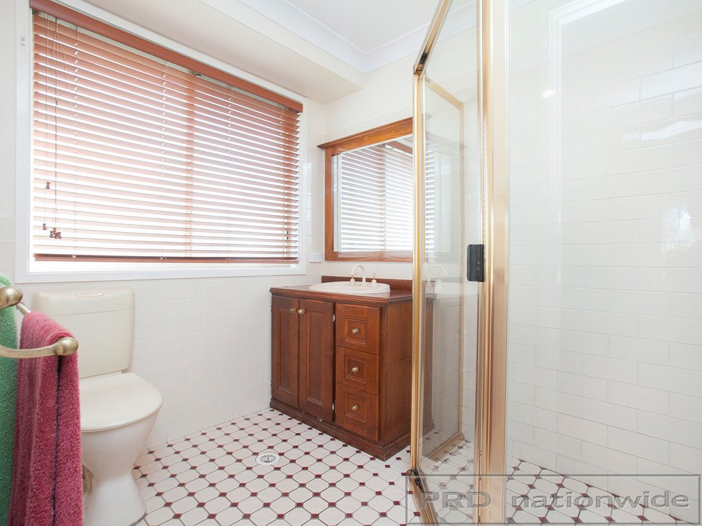 10 Diamantina Place WALLALONG 9