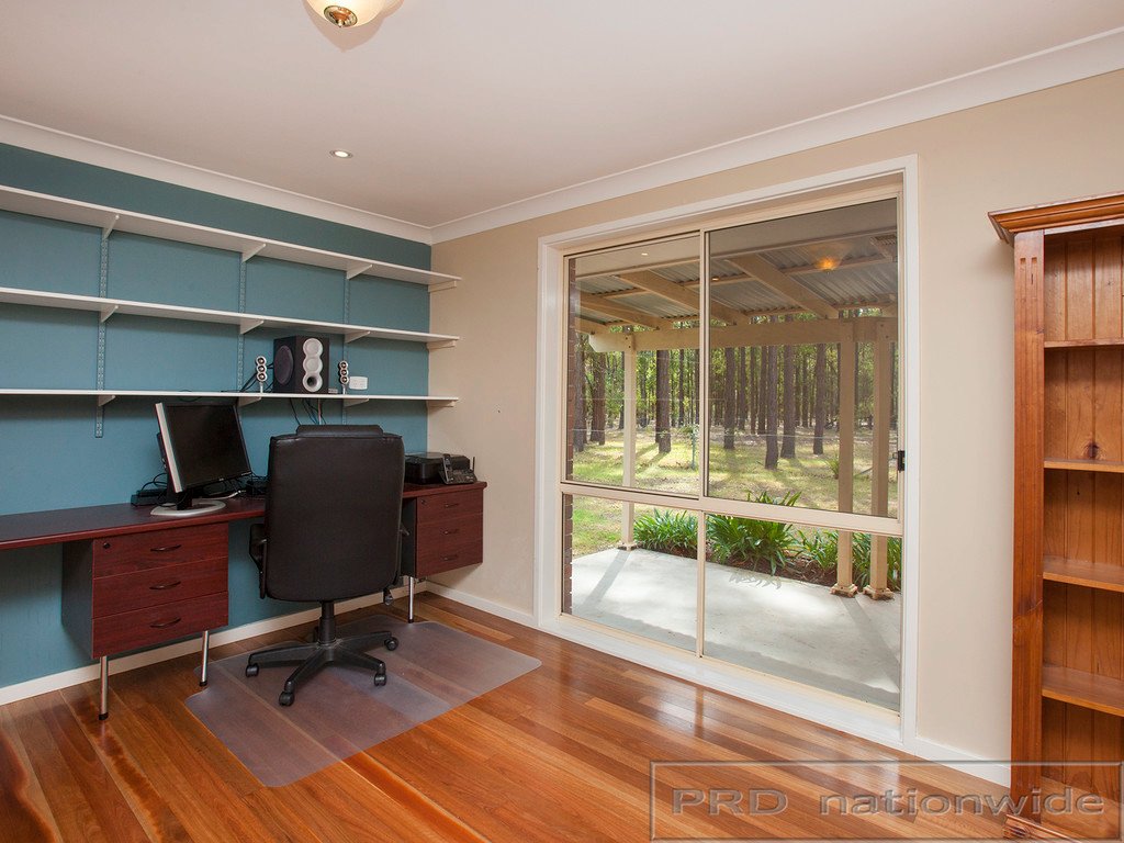 10 Diamantina Place WALLALONG 15