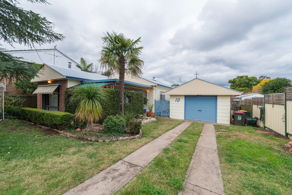 10 Diane Street TAMWORTH 1