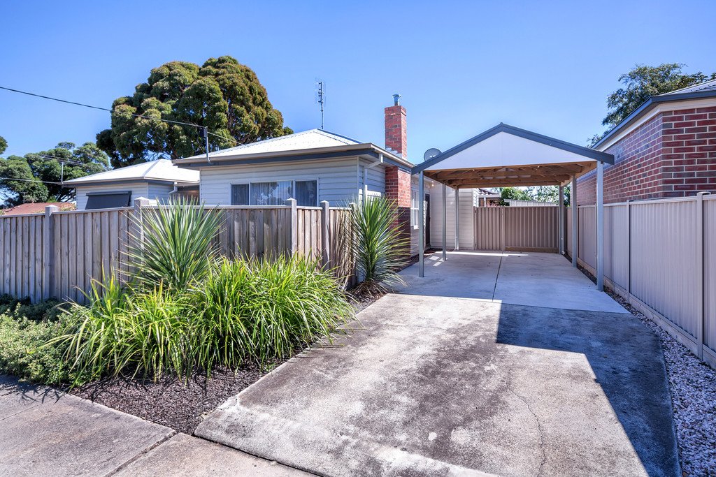 10 Dover Street WENDOUREE 2