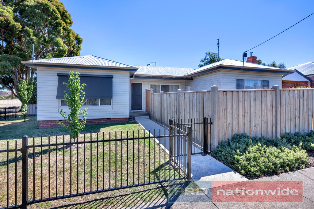 10 Dover Street WENDOUREE 1