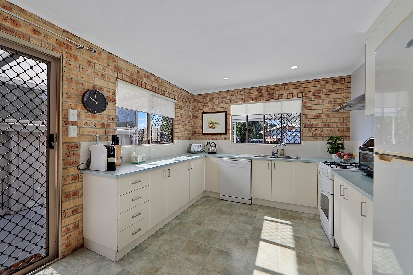 10 Drummond Street URANGAN 13